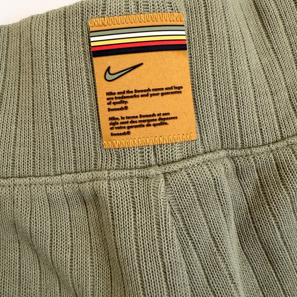 Nike Sportswear Women's Ribbed Fleece Shorts Olive Green Size Small - Picture 5 of 6